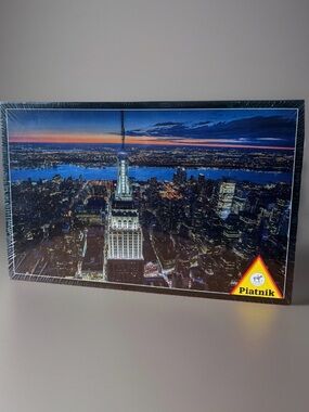Piatnik “New York City At Night”  1000 Pieces Jigsaw Puzzle. Factory Sealed Box.